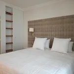 Rue De L\'Universite - Paris 7