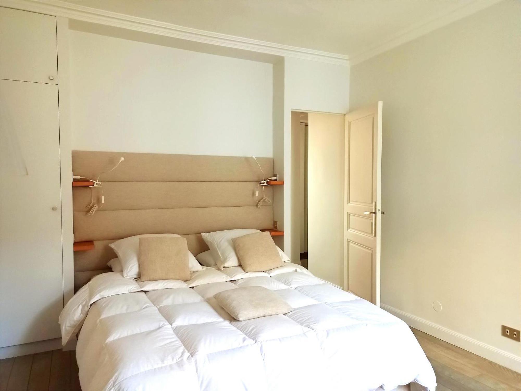 Rue De L'universite - 7 Apartment Paris