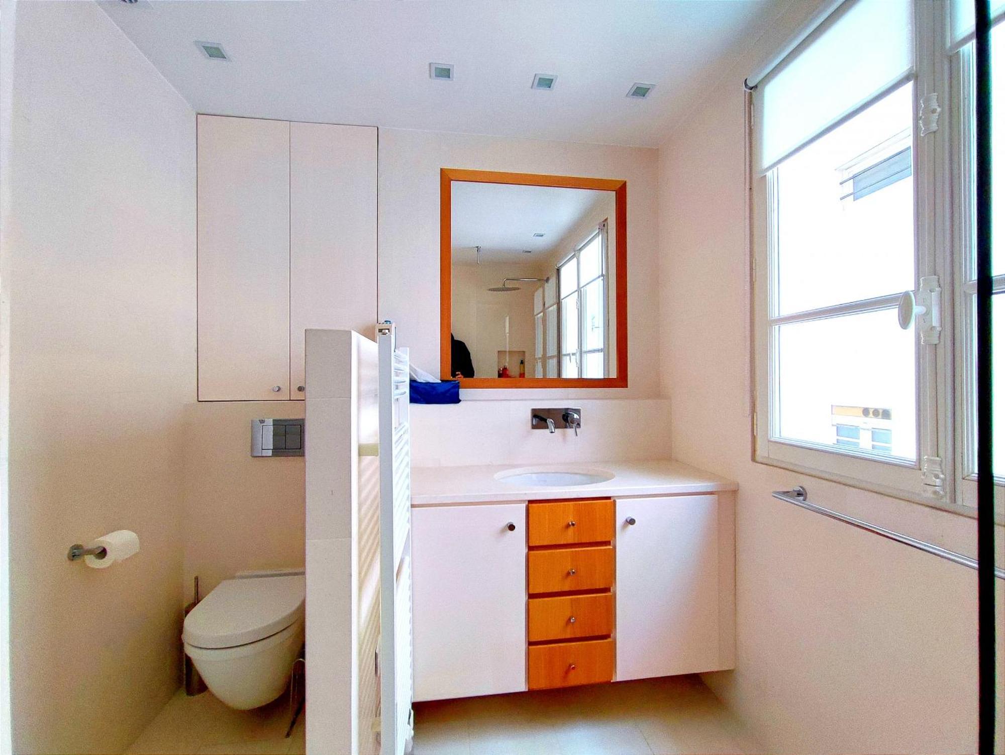 Rue De L'universite - 7 * Paris